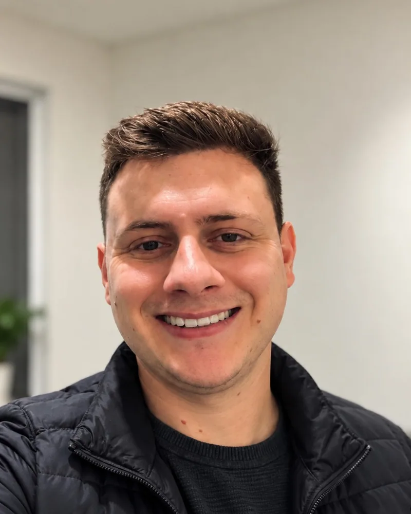 Sandro Macedo, aprovado